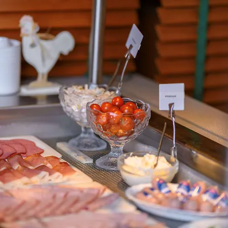 坎帕尼尔莱比锡酒店